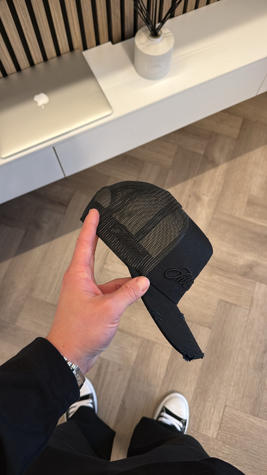 ATHLETIC CLUB TRUCKER CAP - BLACK