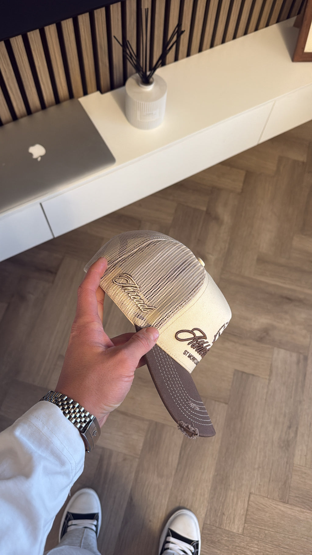 ATHLETIC CLUB TRUCKER CAP - BROWN